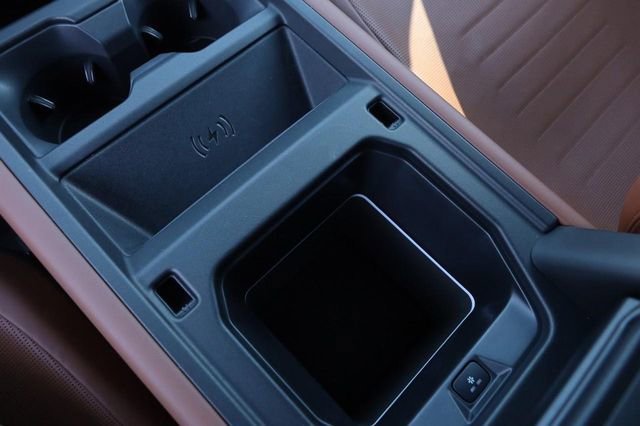 Used 2025 Land Rover Defender 110 image 24