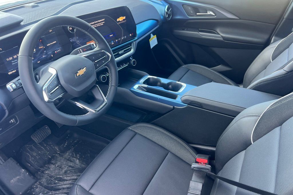 New 2026 Chevrolet Equinox EV LT image 7