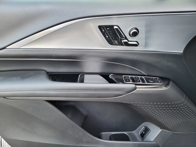 Used 2024 Cadillac Lyriq Tech RWD image 18