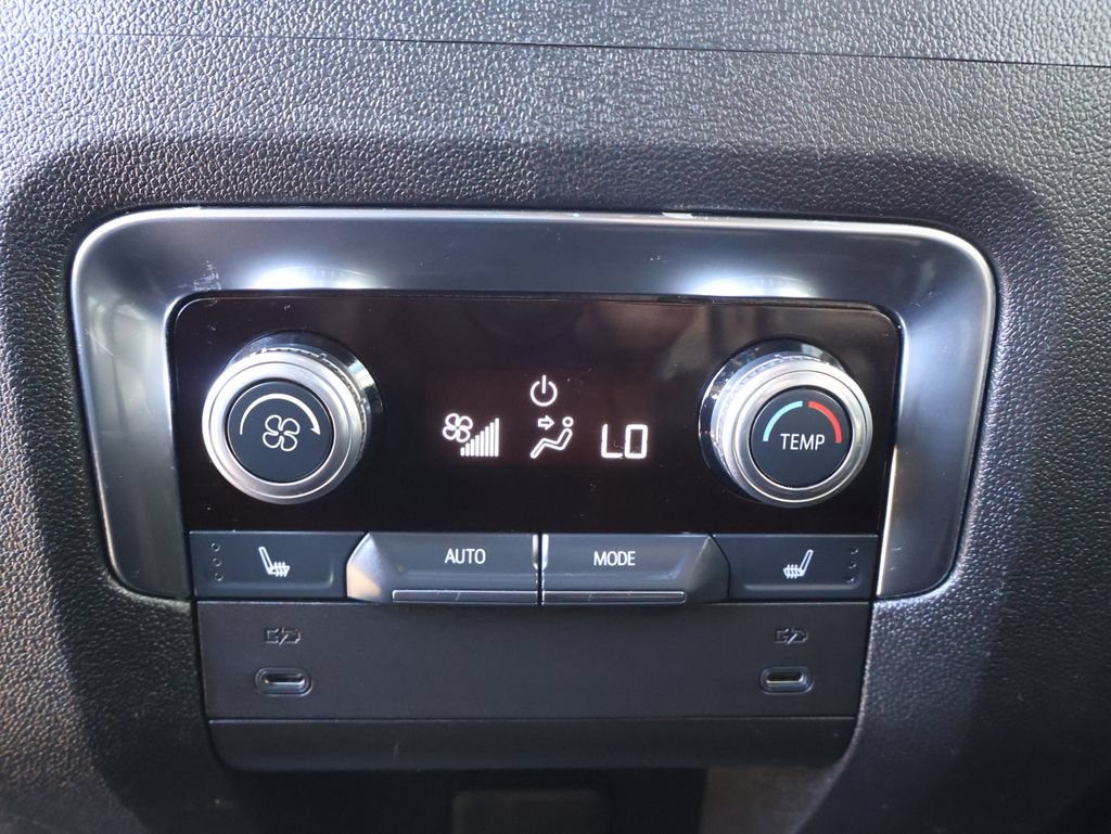Certified 2025 GMC Yukon XL Elevation AWD/4WD image 32
