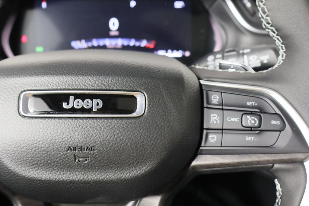 New 2025 Jeep Grand Cherokee L Limited image 10