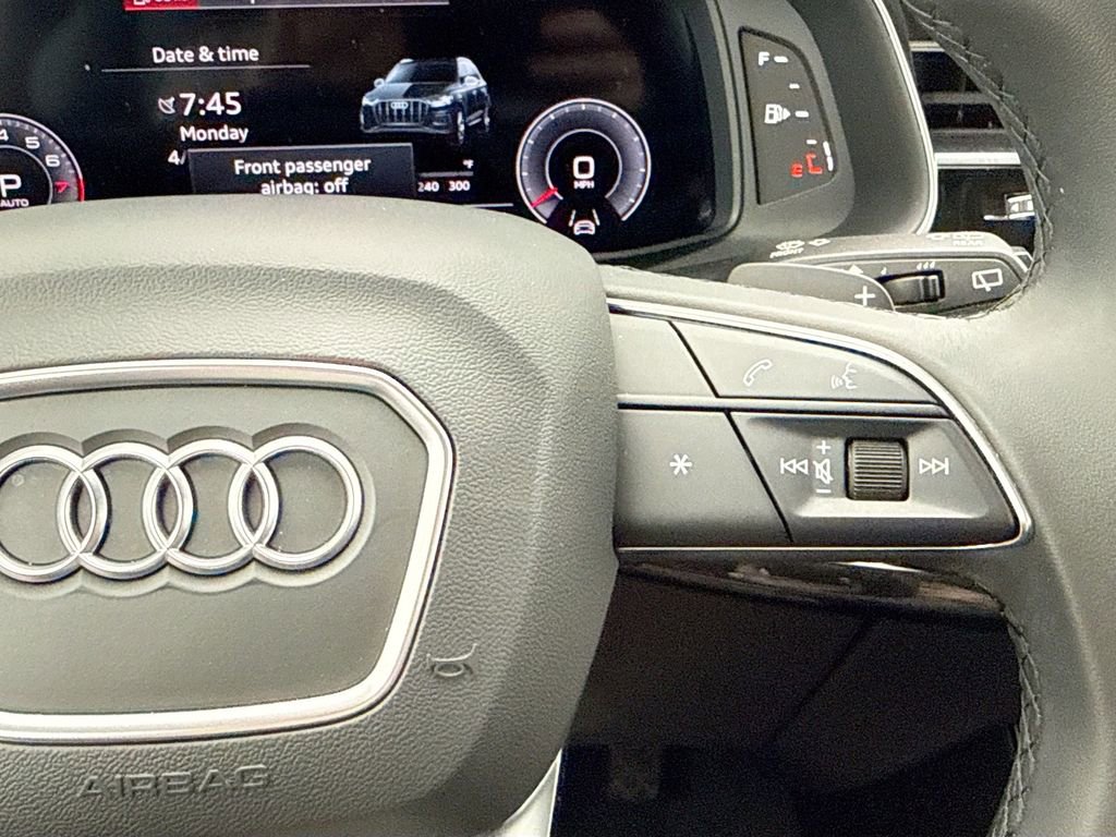 Used 2023 Audi Q7 2.0T Premium w/ Convenience Package AWD/4WD image 12