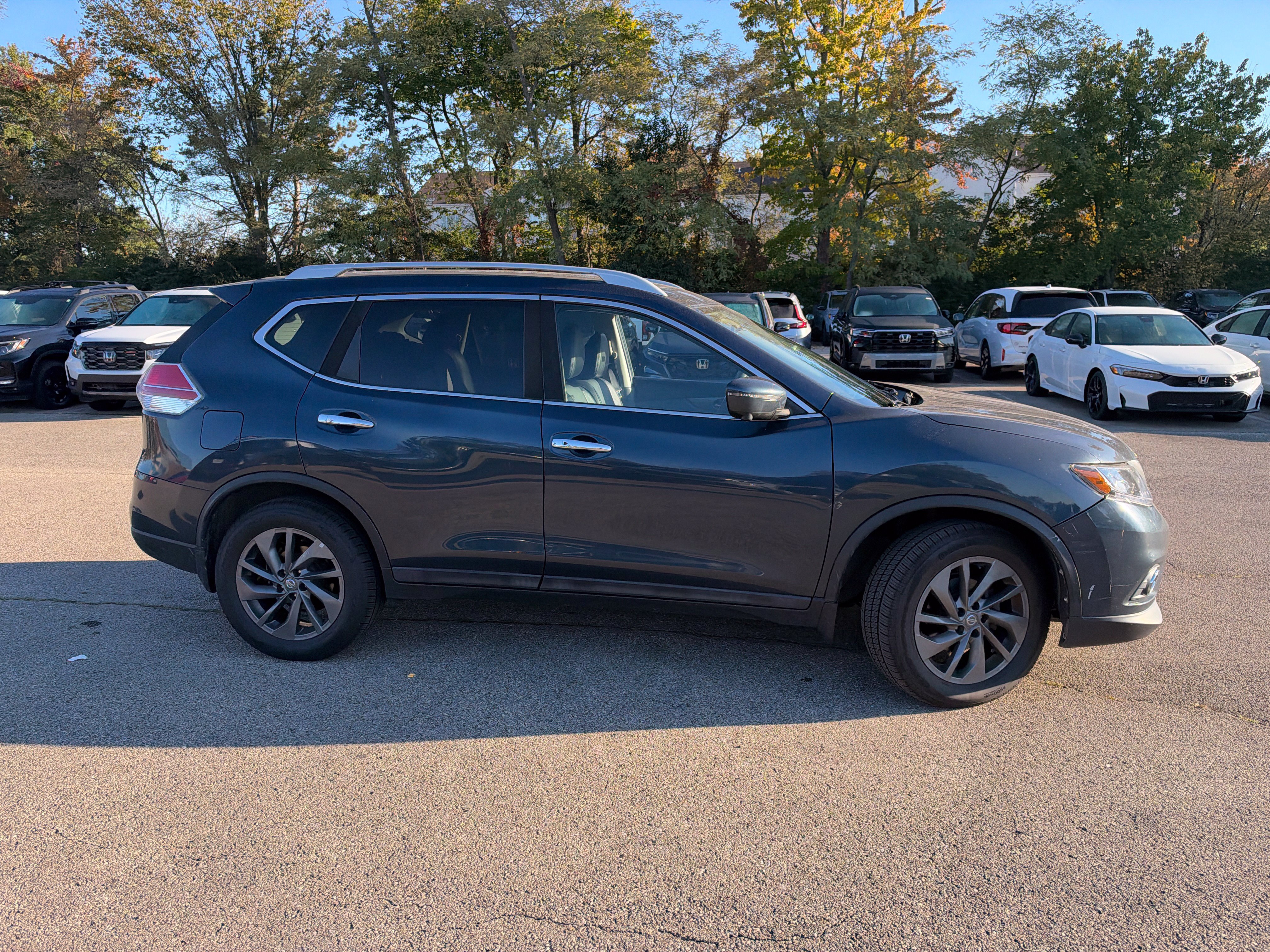Used 2016 Nissan Rogue SL w/ SL Premium Package AWD/4WD image 18