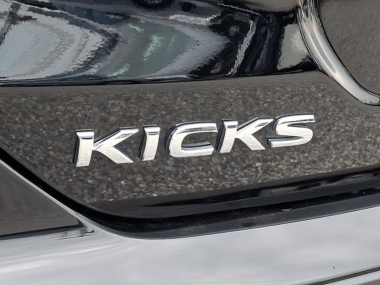 Certified 2023 Nissan Kicks SR w/ SR Premium Package FWD image 30