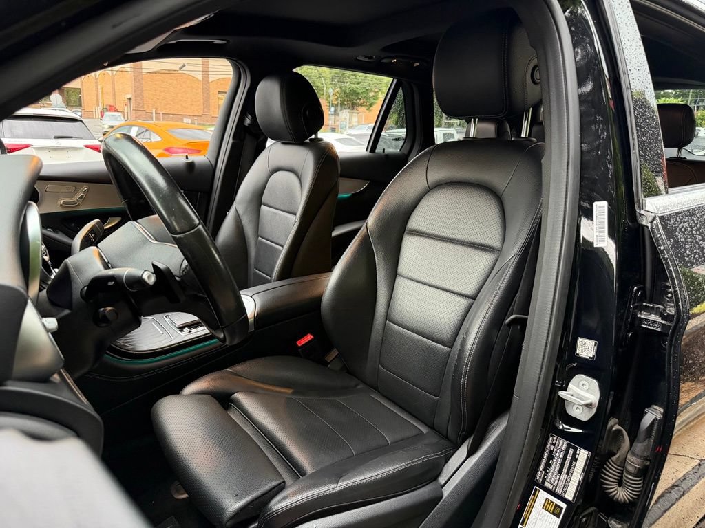 Used 2021 Mercedes-Benz GLC 300 image 26