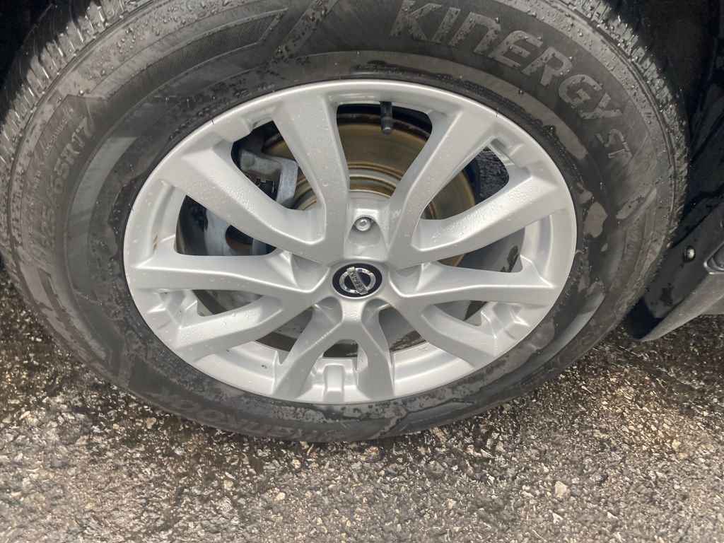 Used 2018 Nissan Rogue SV w/ Premium Package image 35