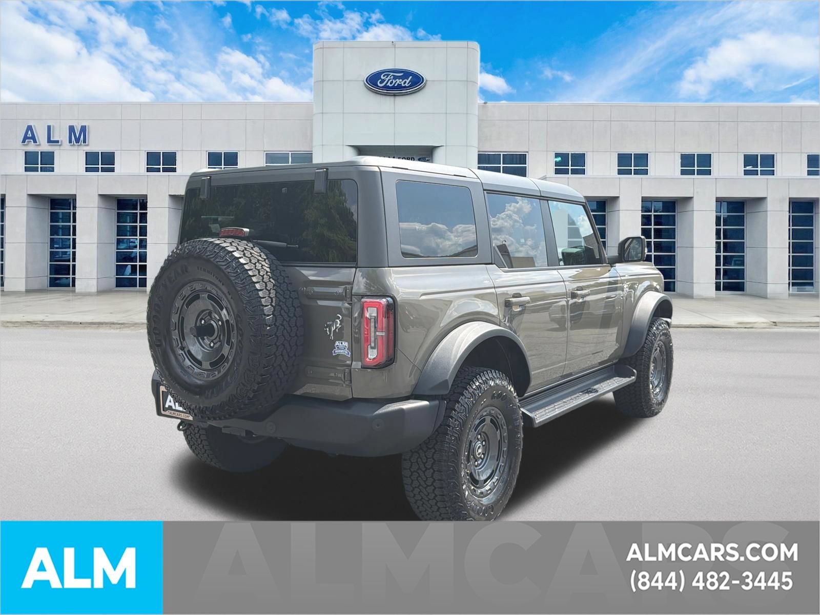 Used 2025 Ford Bronco Outer Banks w/ Sasquatch Package AWD/4WD image 5