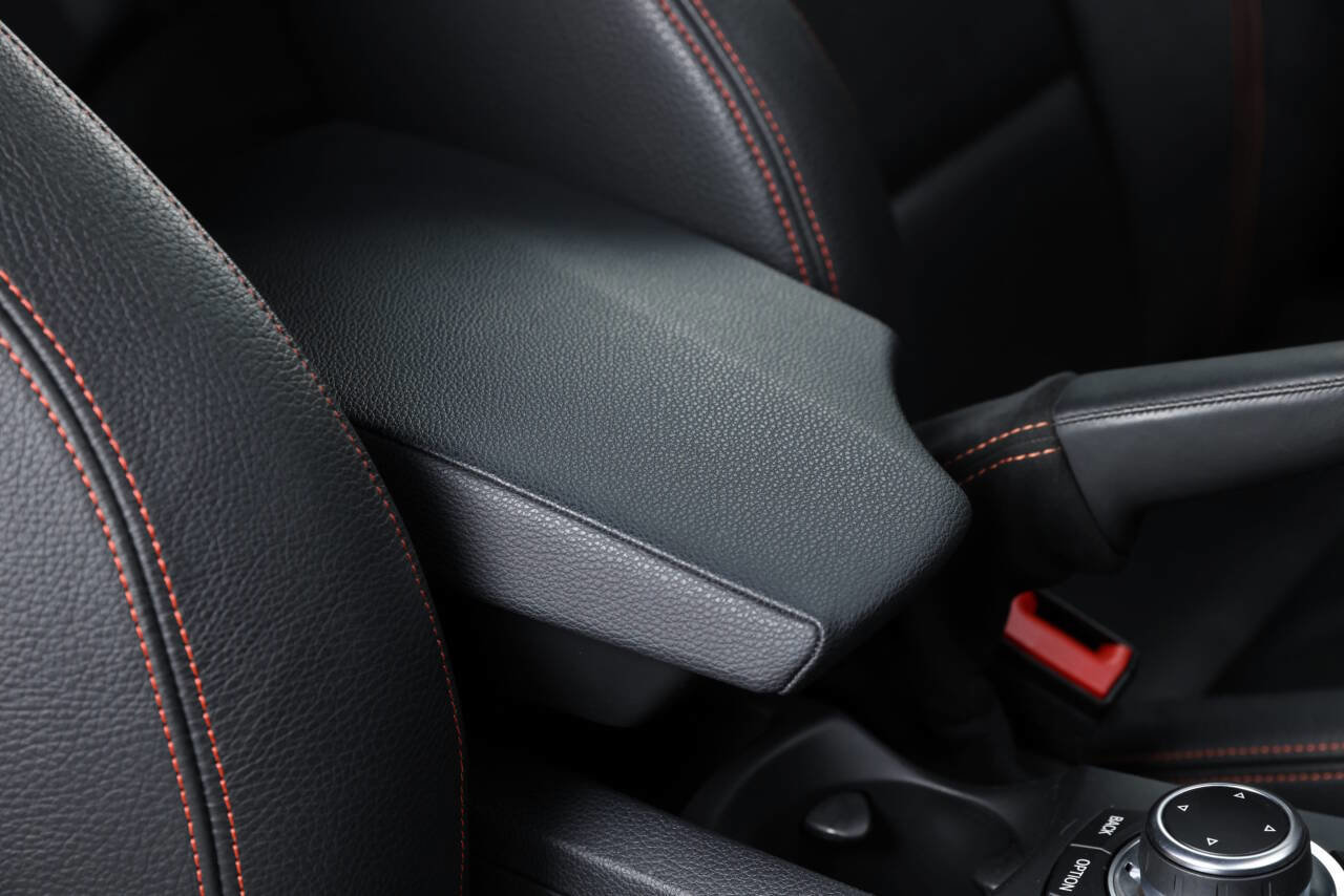 Used 2011 BMW 1 Series M image 65