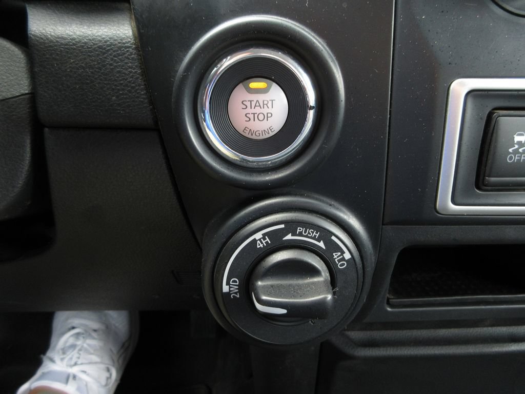 Used 2019 Nissan Titan S AWD/4WD image 21