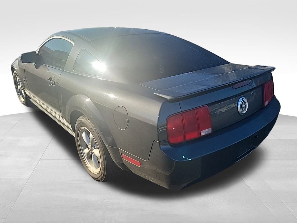 Used 2007 Ford Mustang Premium image 2
