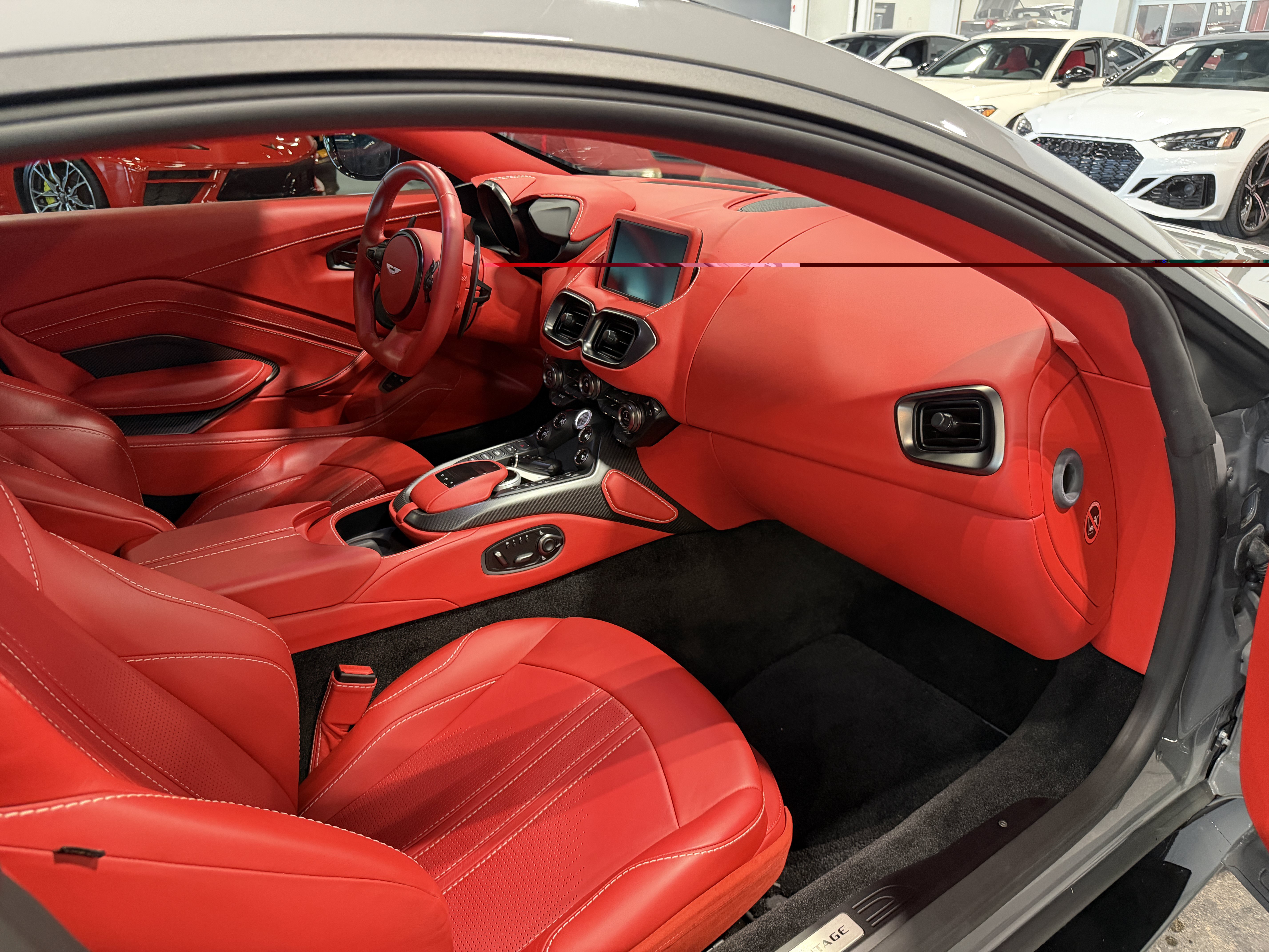 Used 2019 Aston Martin V8 Vantage Coupe RWD image 14