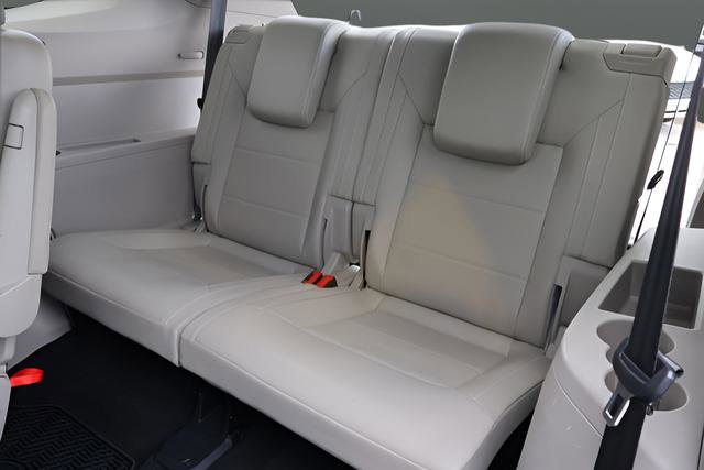 Used 2021 Volkswagen Atlas SEL R-Line FWD image 18