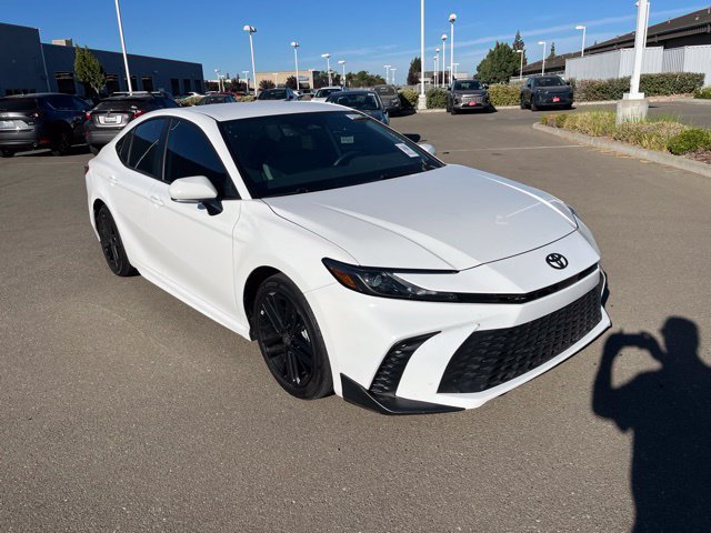 Used 2025 Toyota Camry SE w/ Multimedia Upgrade Package