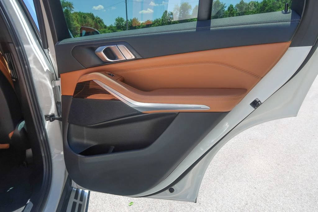 Used 2023 BMW X5 xDrive45e AWD/4WD image 18