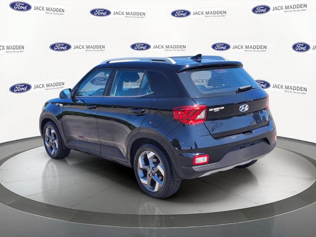 Used 2022 Hyundai Venue SEL FWD image 3