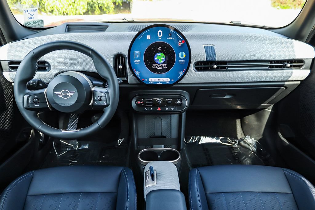 Used 2025 MINI Cooper 4-Door Hardtop FWD image 16