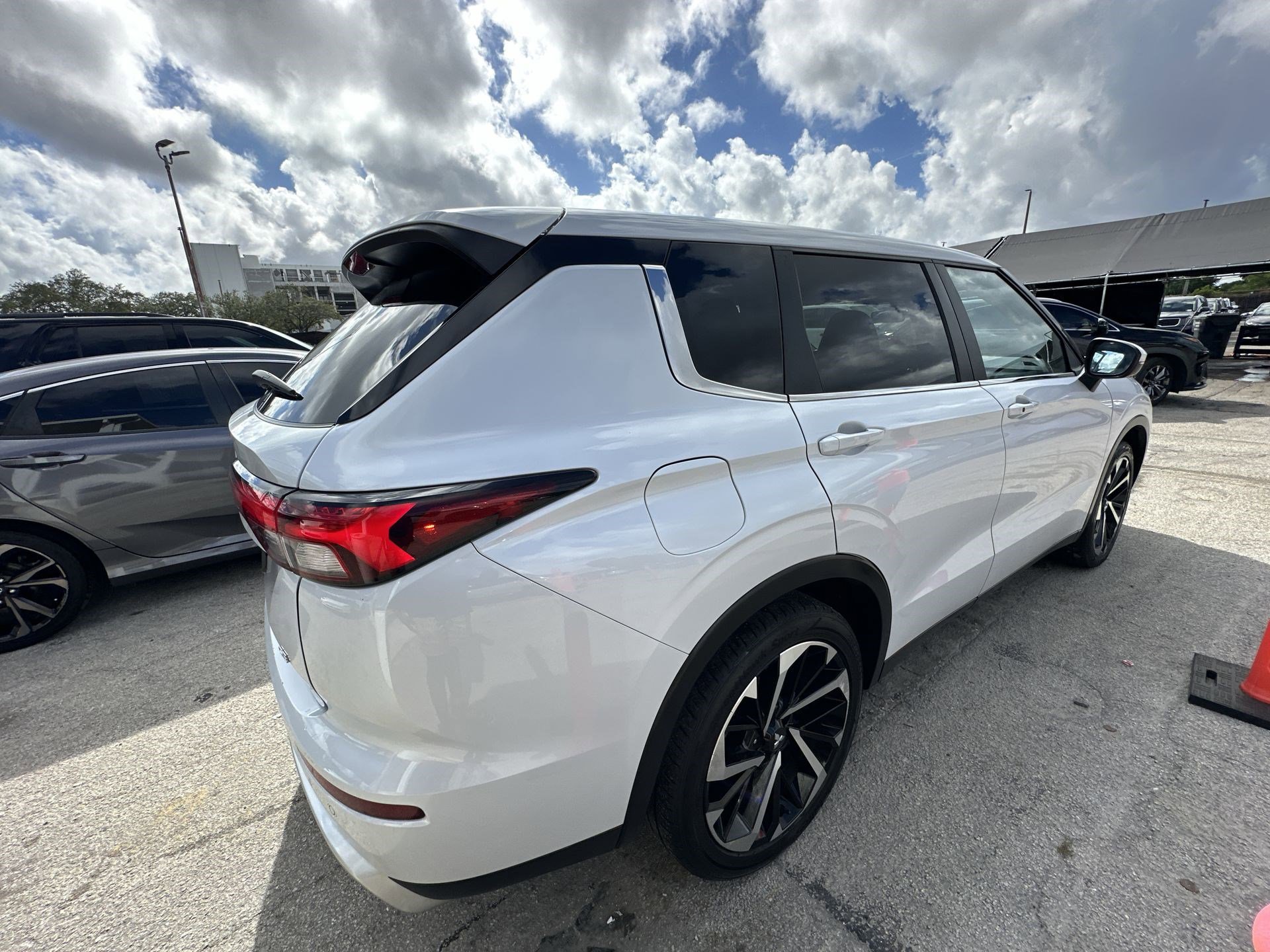 Used 2024 Mitsubishi Outlander SE Black Edition image 22