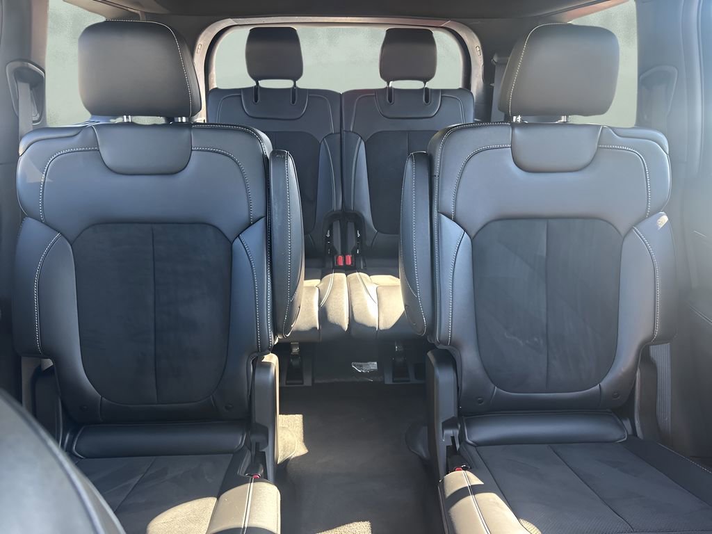 Used 2022 Jeep Grand Cherokee L Laredo image 11