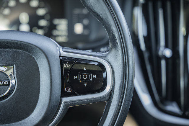 Used 2019 Volvo S60 T5 Momentum w/ Premium Package FWD image 23