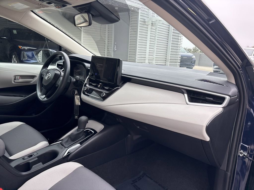 Used 2025 Toyota Corolla LE image 15