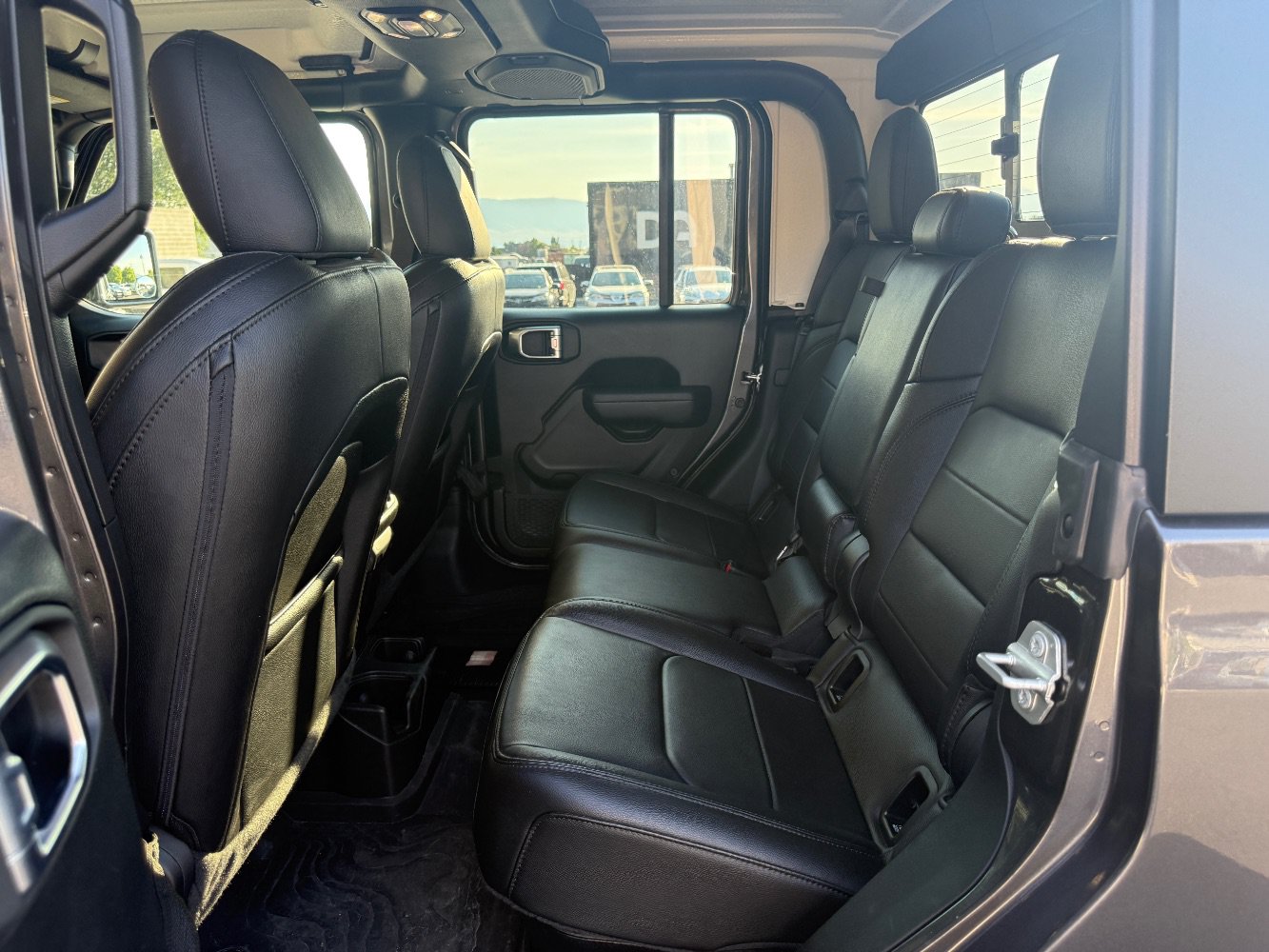 Used 2023 Jeep Gladiator Sport AWD/4WD image 9