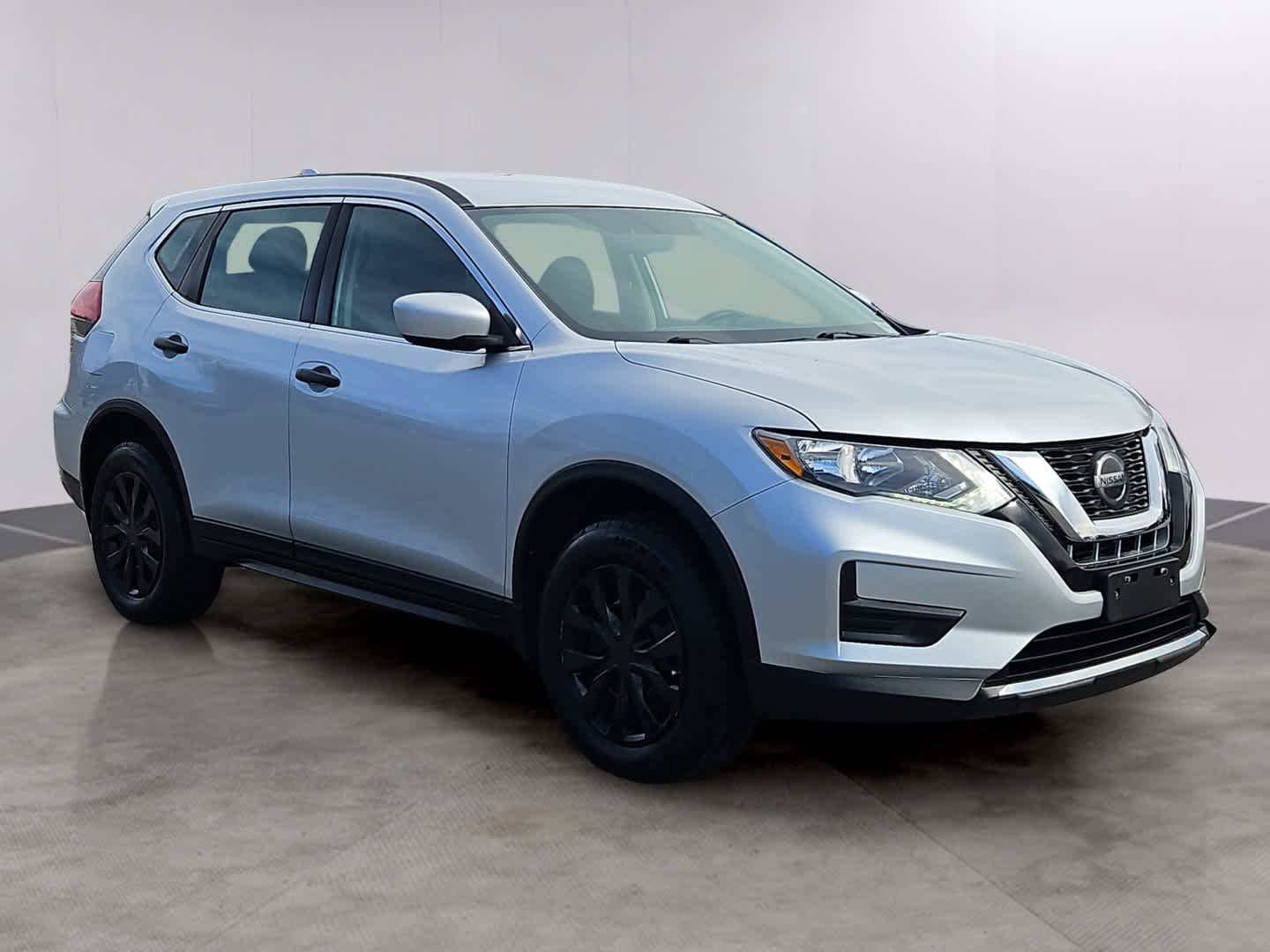 Used 2018 Nissan Rogue S image 3