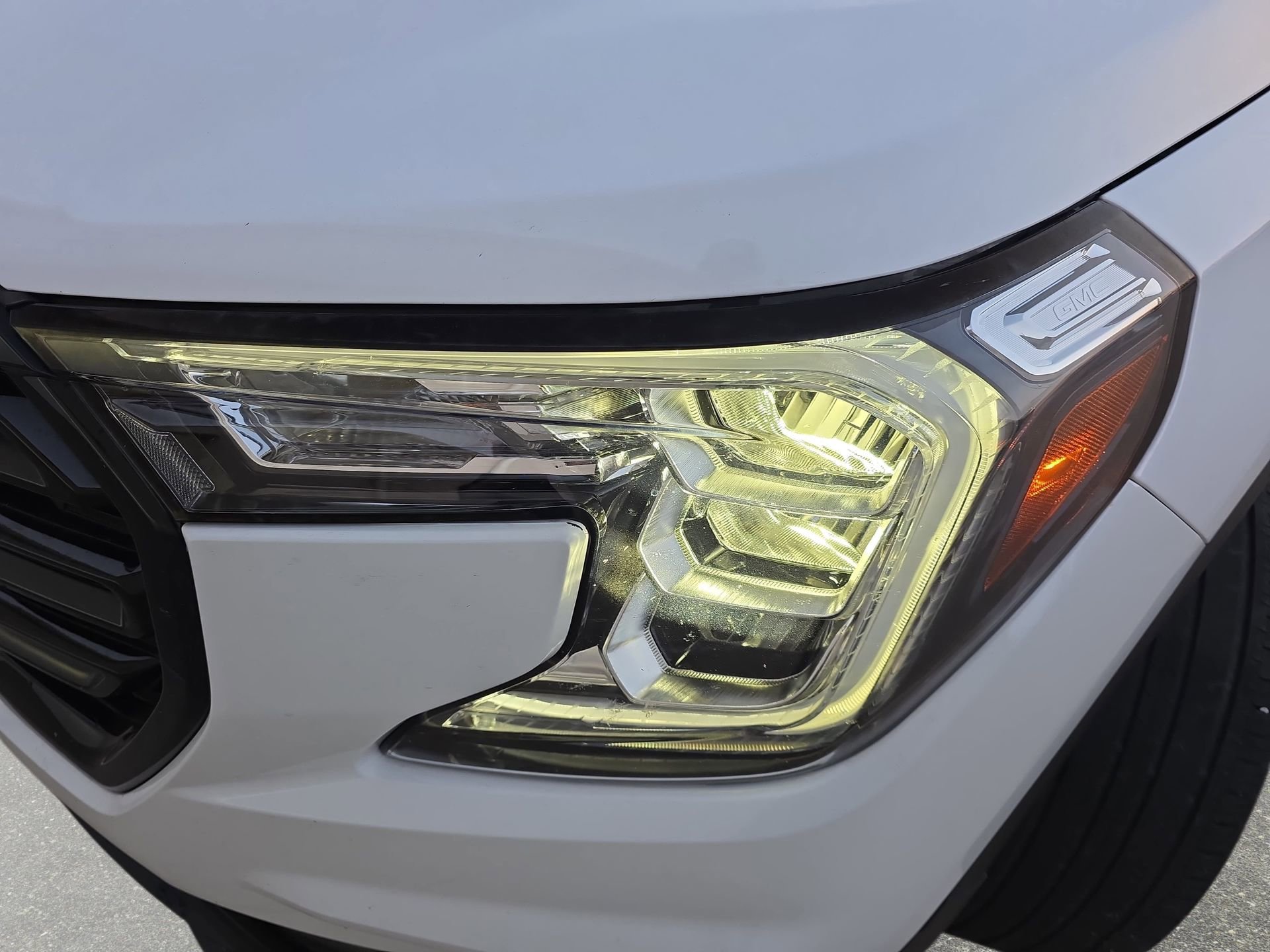 Used 2024 GMC Terrain SLE w/ Driver Convenience Package image 28