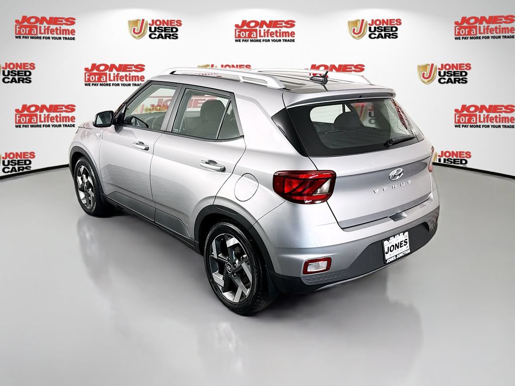 Certified 2023 Hyundai Venue SEL FWD image 2