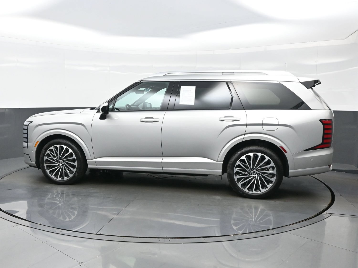 Used 2026 Hyundai Palisade Calligraphy AWD/4WD image 4