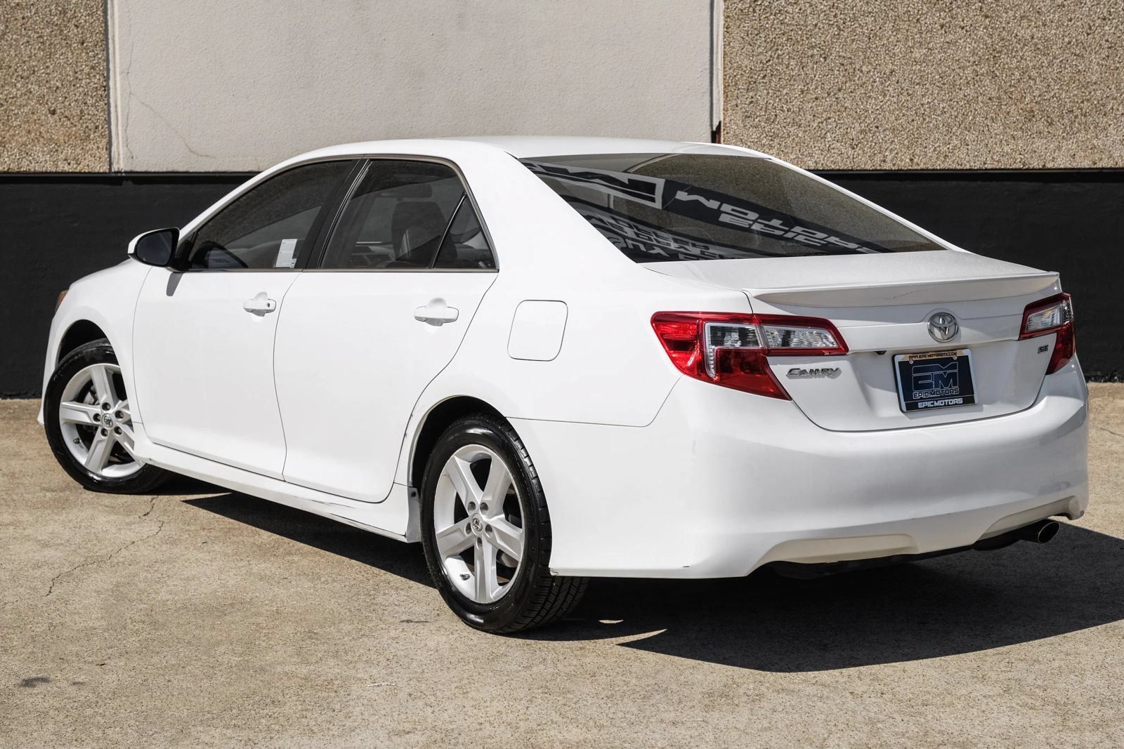 Used 2014 Toyota Camry SE FWD image 9