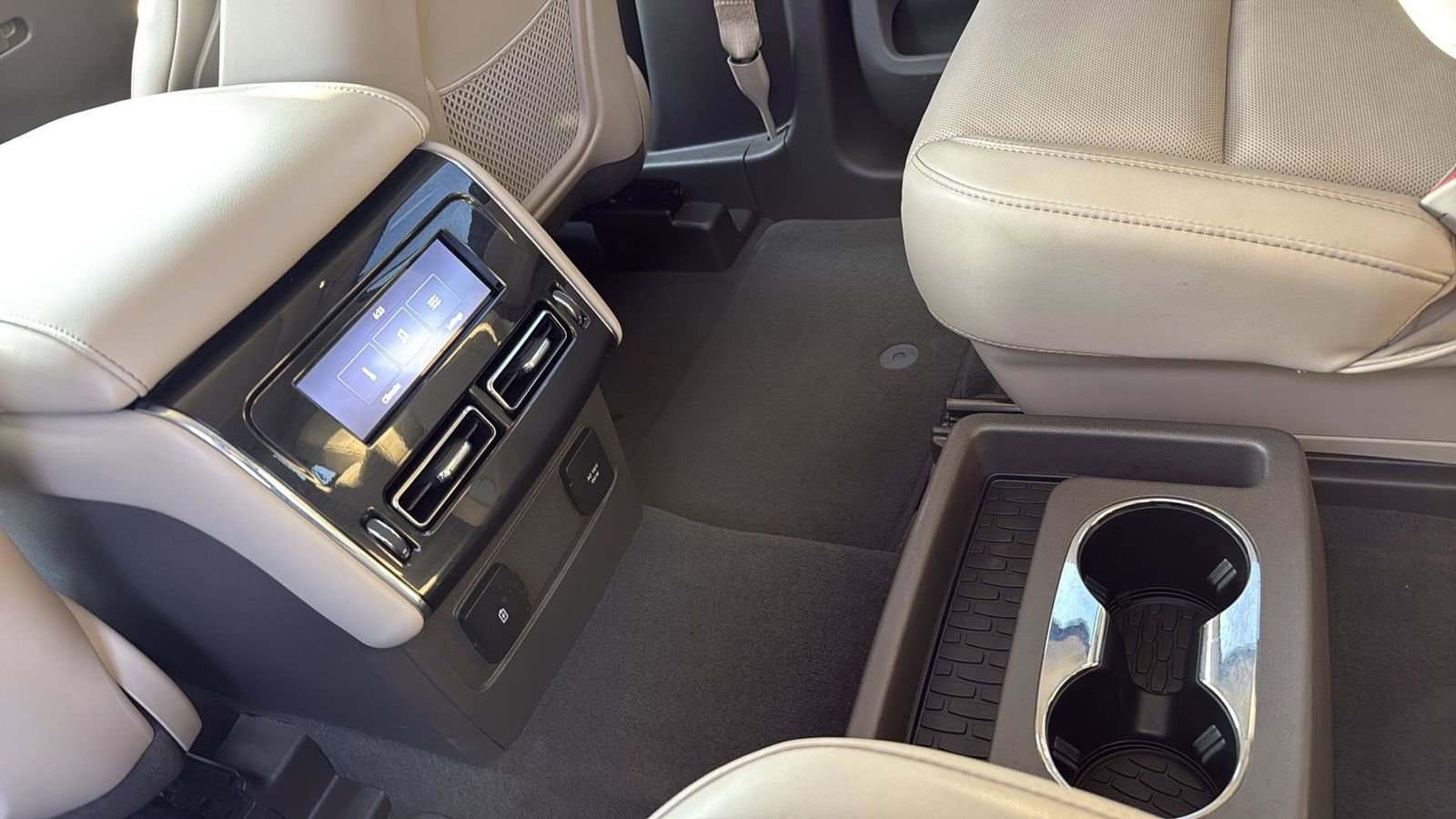 Certified 2023 Lincoln Aviator Reserve image 28