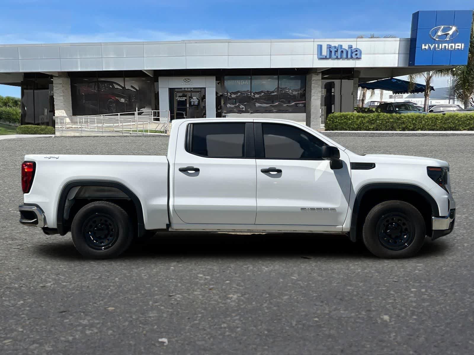 Used 2024 GMC Sierra 1500 Pro w/ Trailering Package image 9