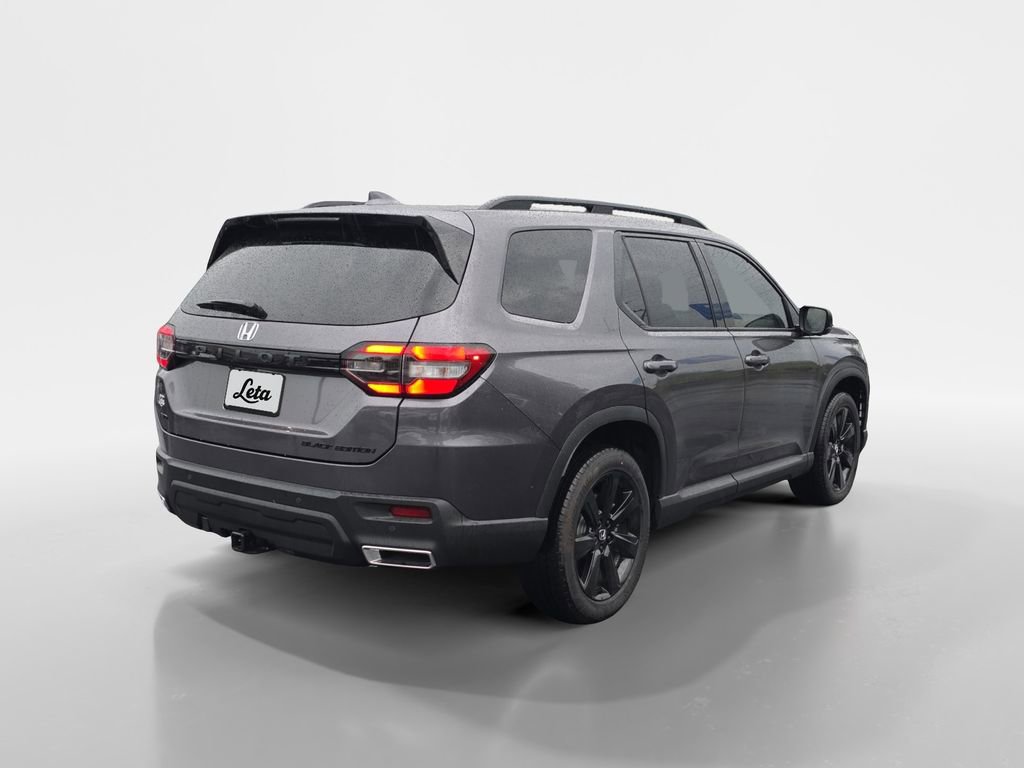 Certified 2025 Honda Pilot Black Edition image 4