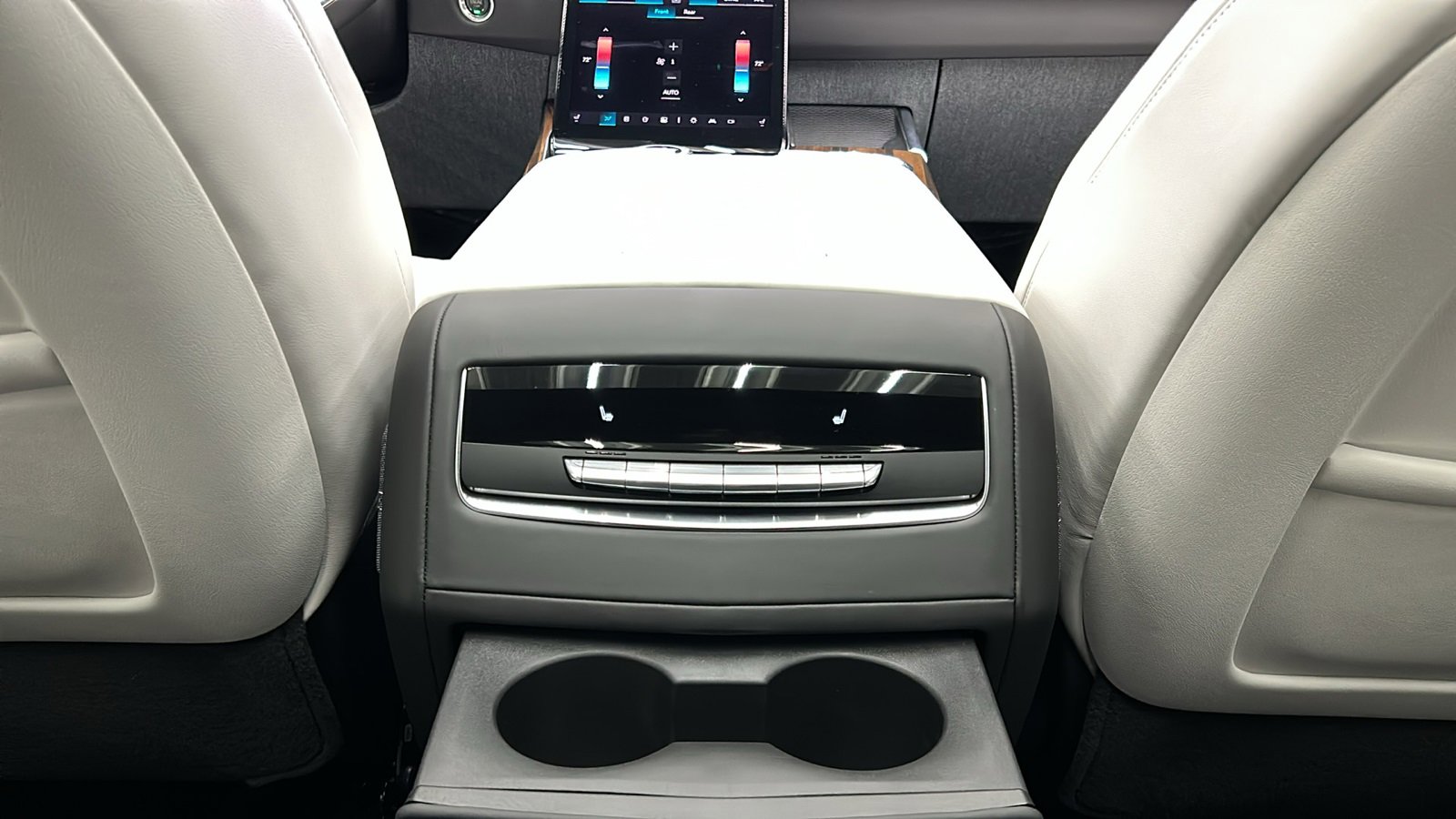 Used 2025 Cadillac Escalade Sport Platinum image 35