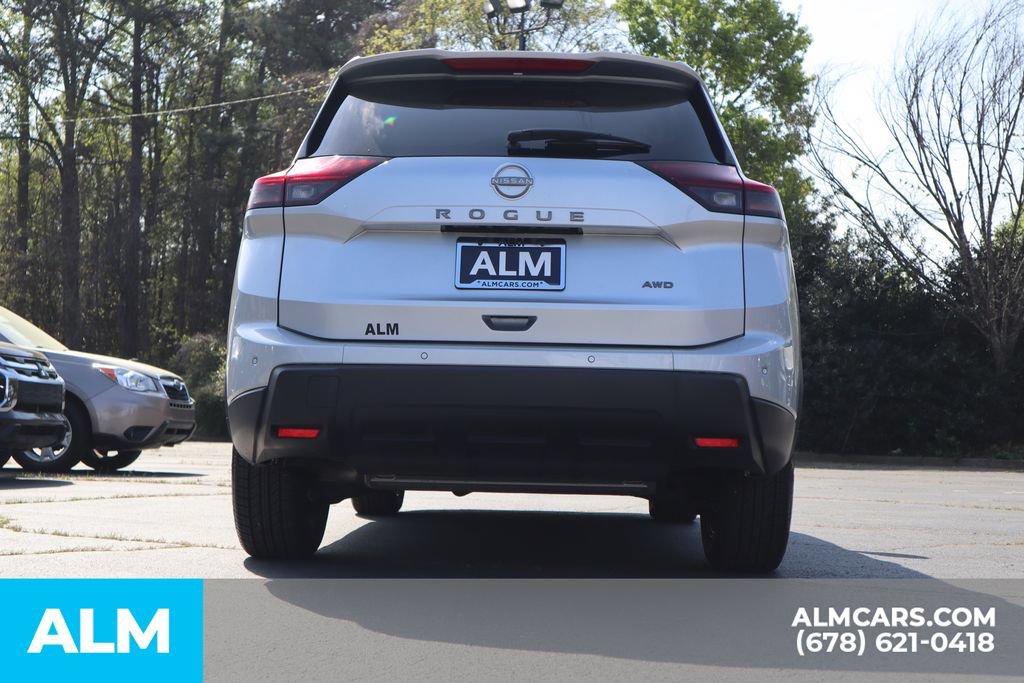 Used 2025 Nissan Rogue SV AWD/4WD image 6