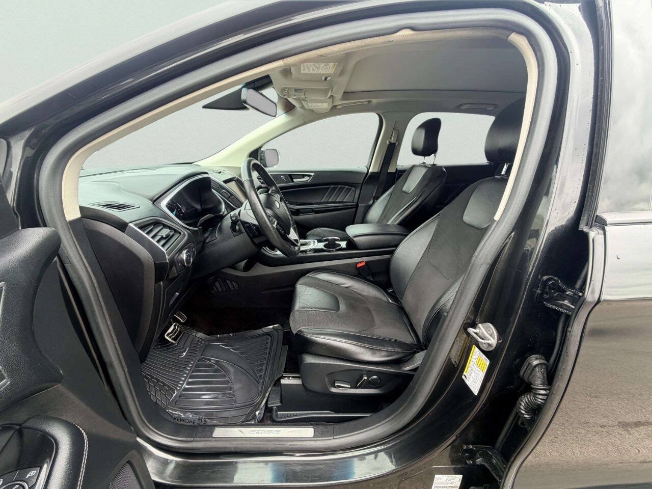 Used 2015 Ford Edge Sport w/ Equipment Group 401A AWD/4WD image 17