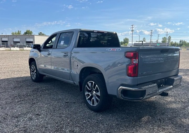 Used 2024 Chevrolet Silverado 1500 LT AWD/4WD image 6