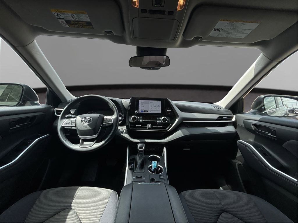 Used 2023 Toyota Highlander LE AWD/4WD image 26