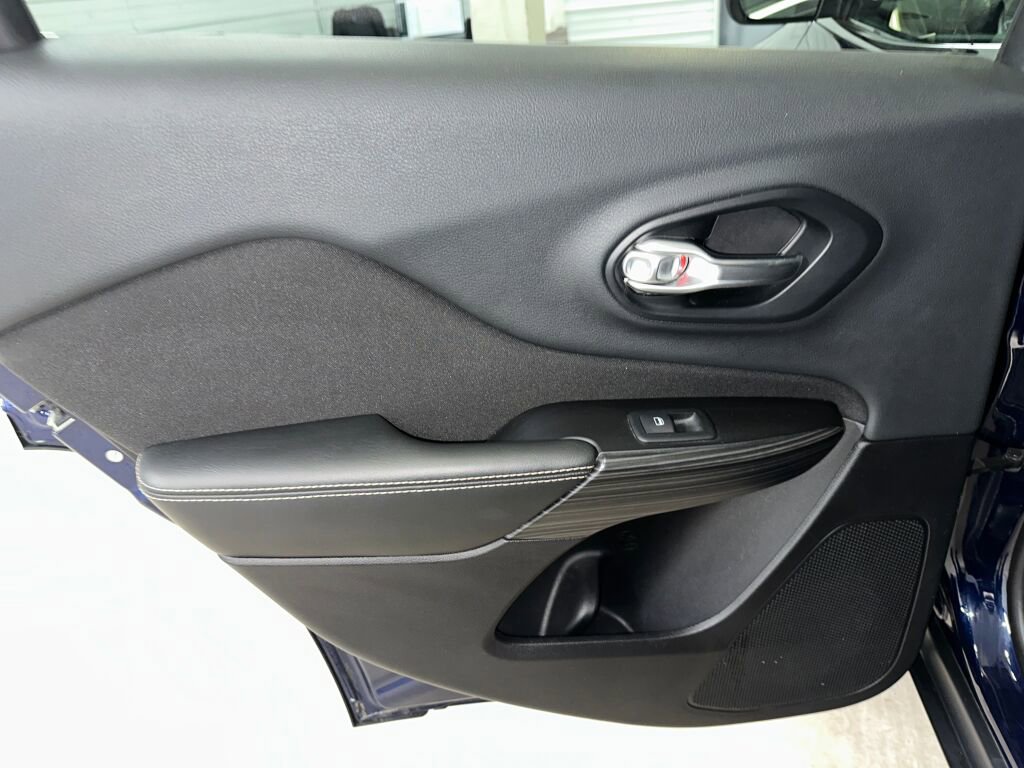 Used 2014 Jeep Cherokee Latitude image 14