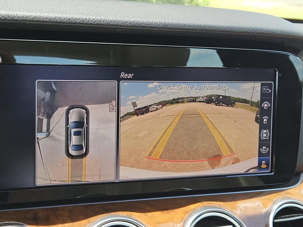 Used 2019 Mercedes-Benz E 300 4MATIC image 17
