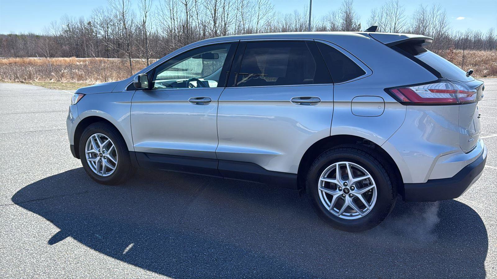 Used 2024 Ford Edge SEL AWD/4WD image 11