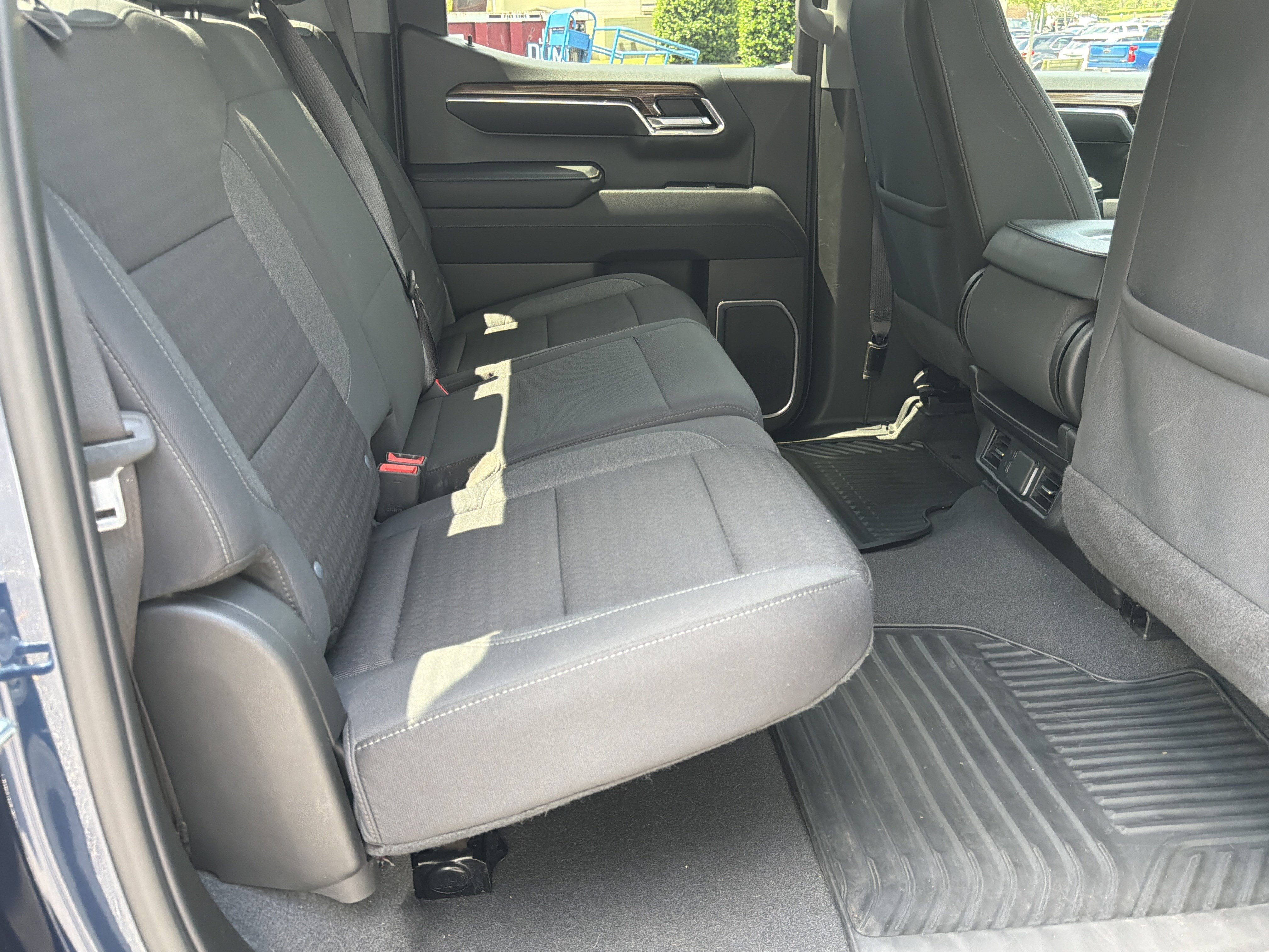 Used 2023 Chevrolet Silverado 1500 LT AWD/4WD image 15