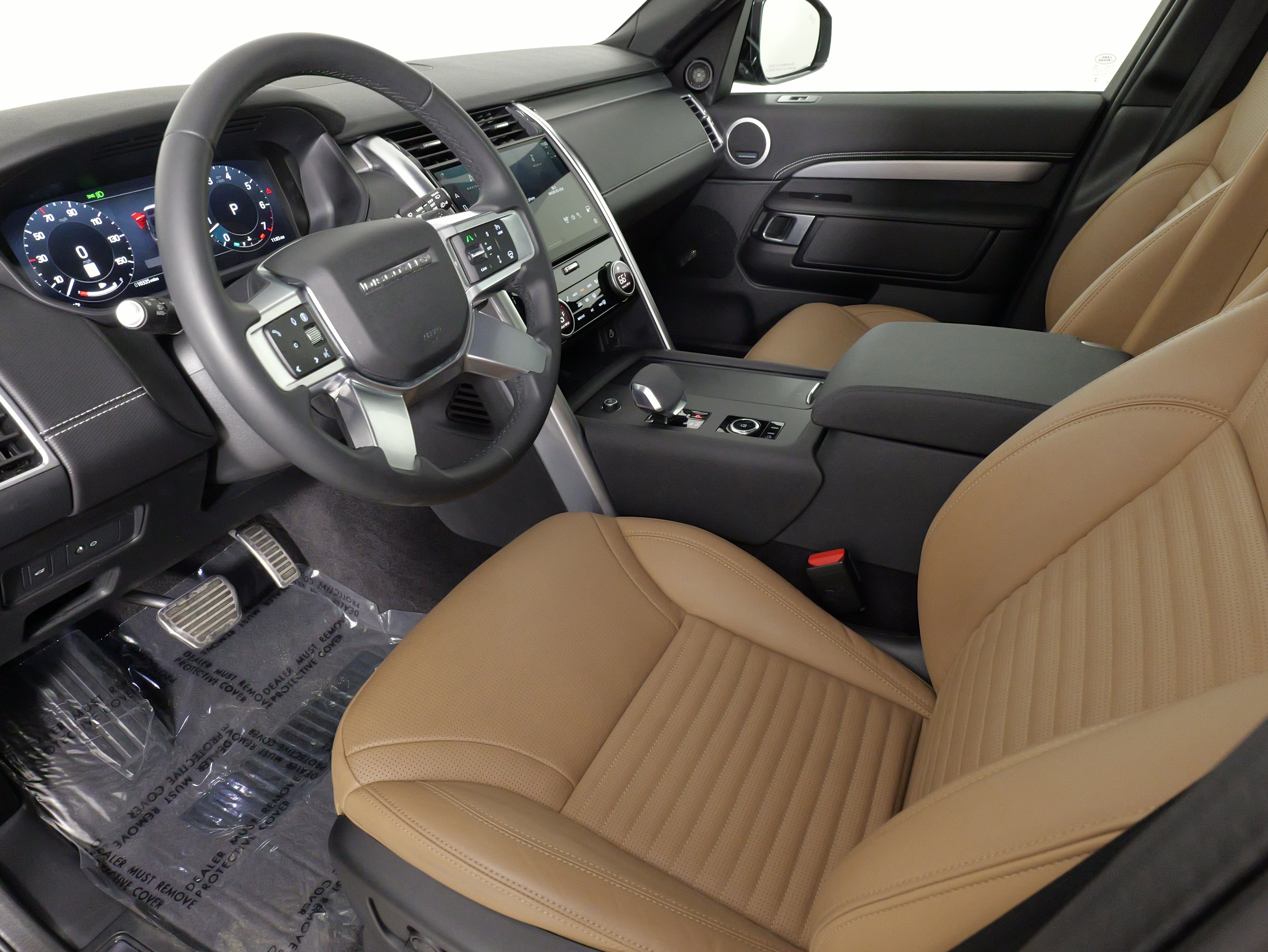 Used 2024 Land Rover Discovery Dynamic SE image 32
