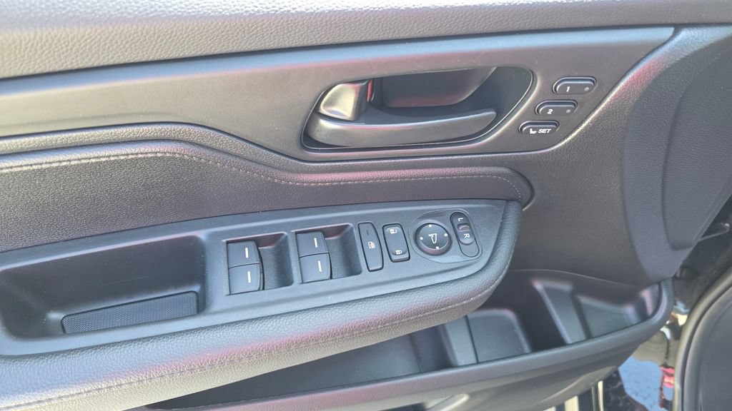 Certified 2025 Honda Odyssey EX-L image 24