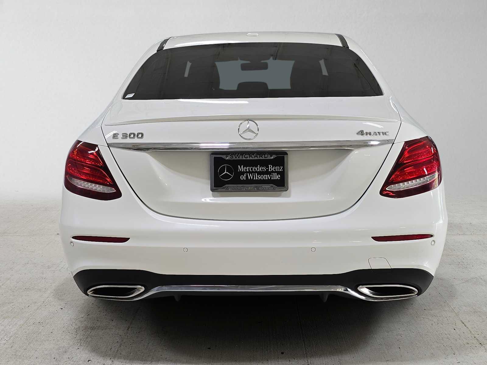 Certified 2017 Mercedes-Benz E 300 4MATIC image 4