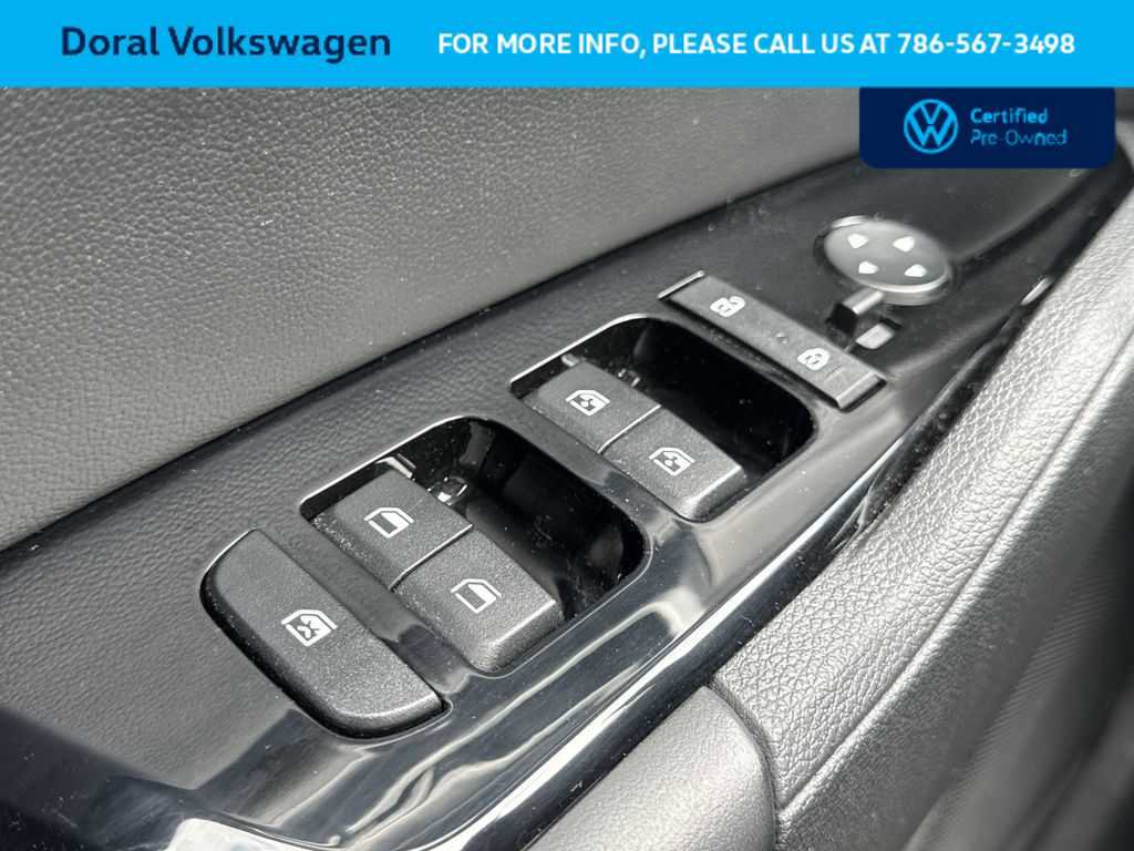 Used 2024 Kia Sportage EX image 17