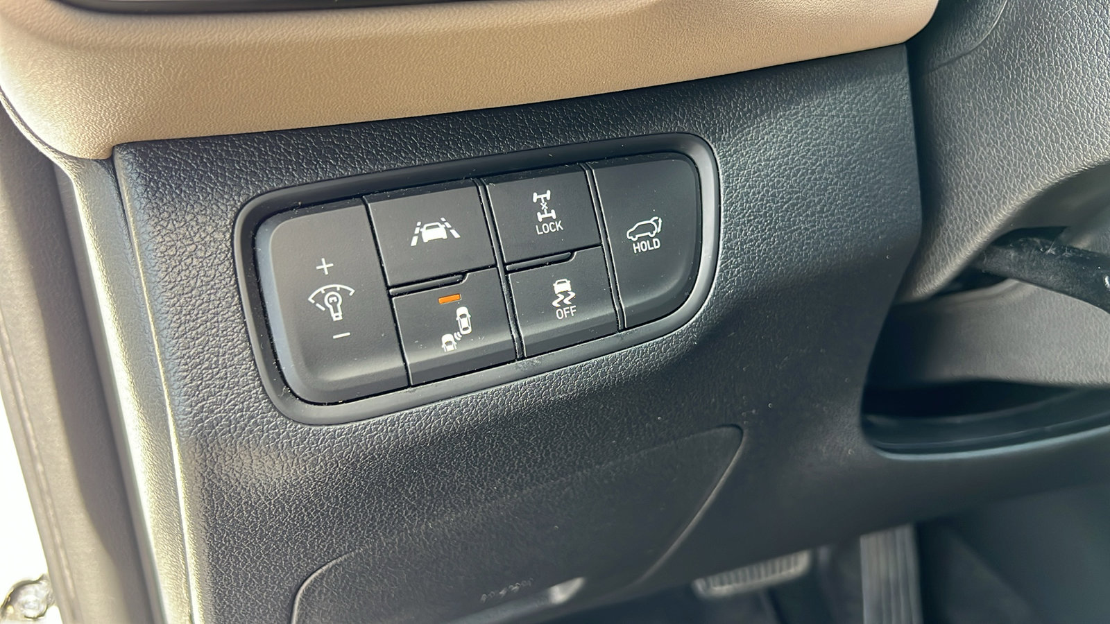 Used 2020 Hyundai Santa Fe Limited AWD/4WD image 29