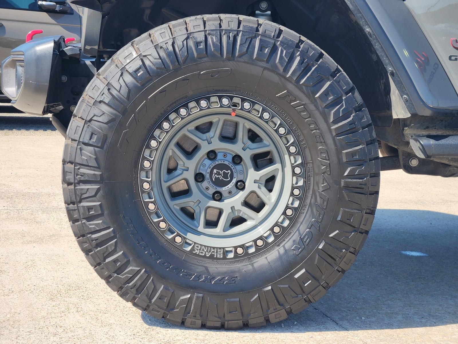 Used 2020 Jeep Gladiator Rubicon AWD/4WD image 11