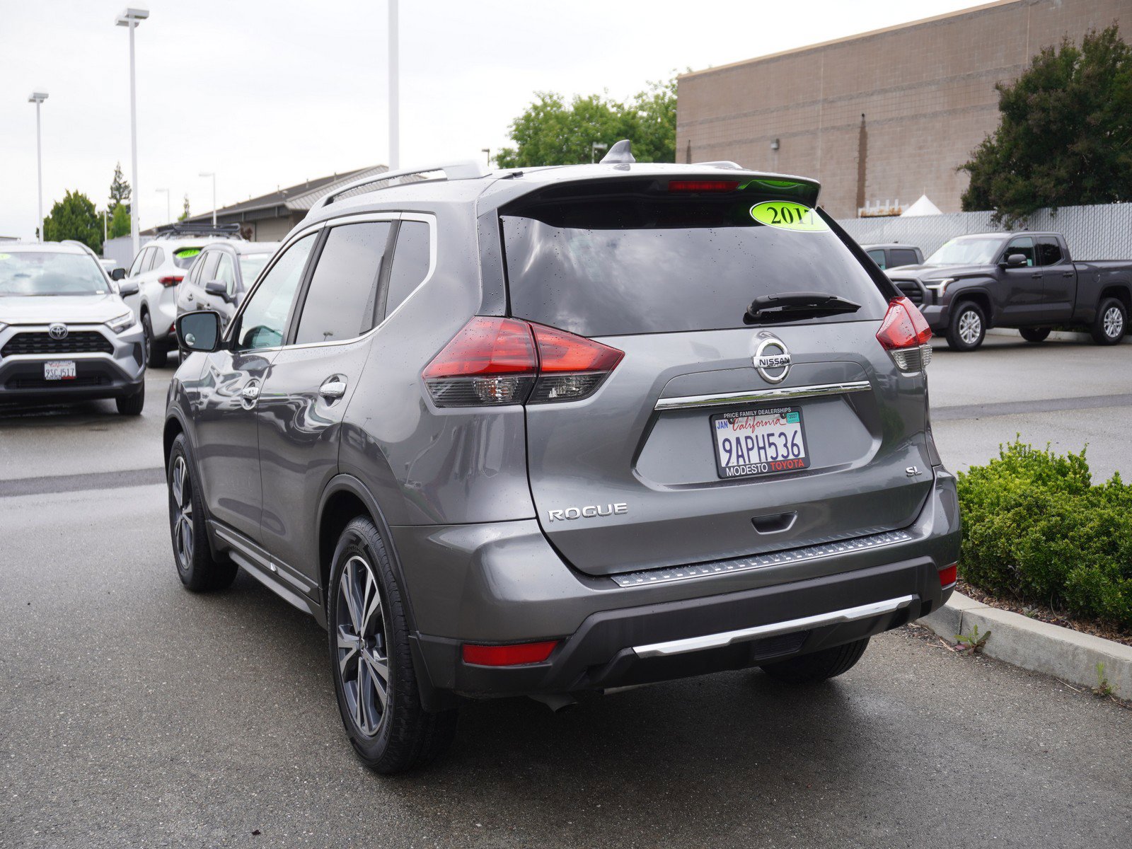 Used 2017 Nissan Rogue SL w/ SL Premium Package FWD image 8