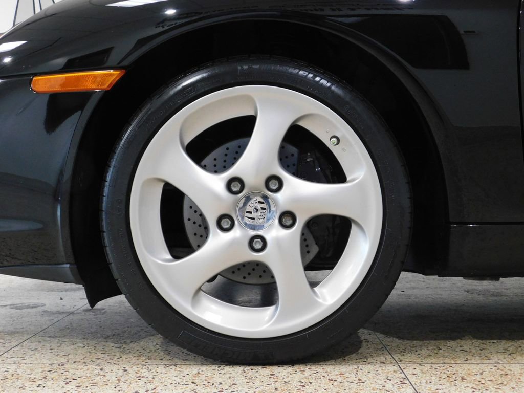 Used 2004 Porsche 911 Carrera RWD image 38